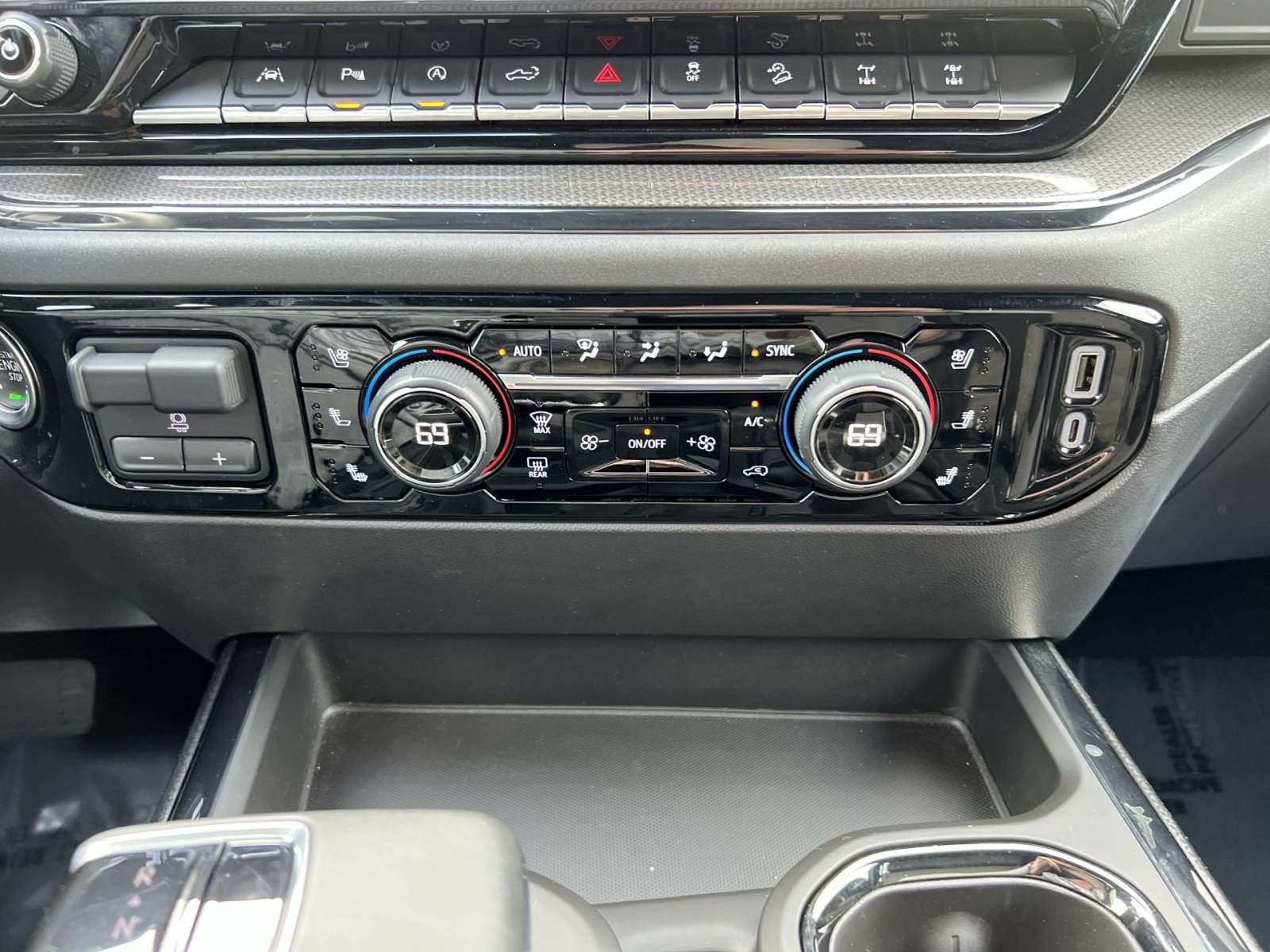 Used 2024 Chevrolet Silverado 1500 ZR2 w/ Technology Package AWD/4WD image 21
