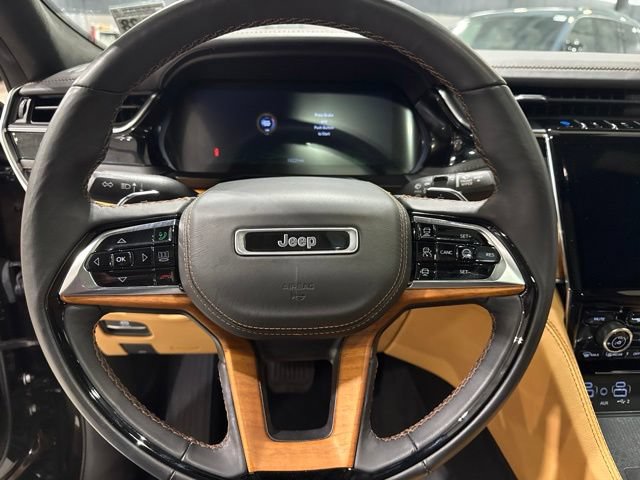 Used 2023 Jeep Grand Cherokee Summit AWD/4WD image 15