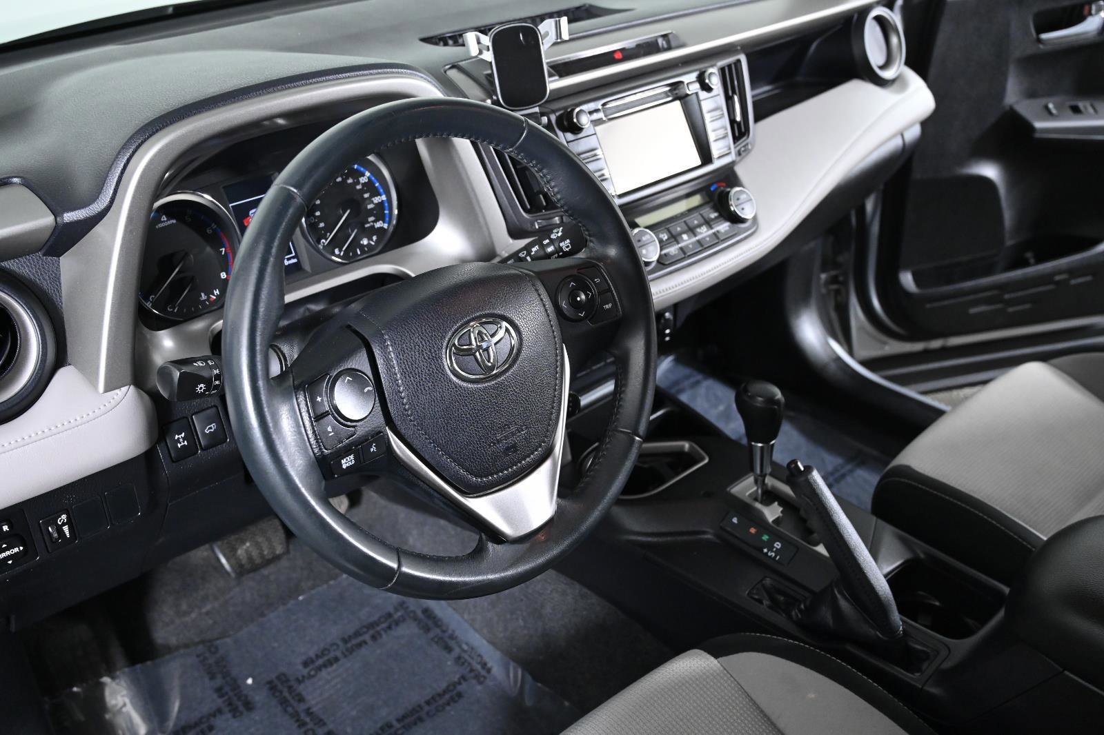 Used 2016 Toyota RAV4 XLE image 10