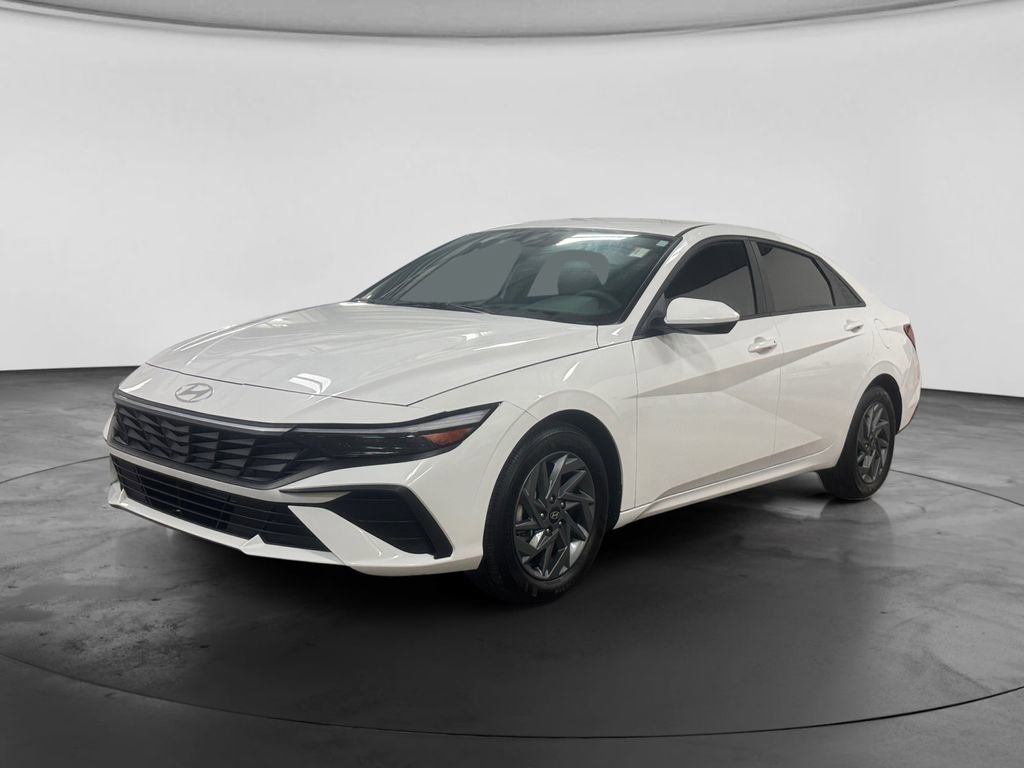 Certified 2024 Hyundai Elantra SEL image 10