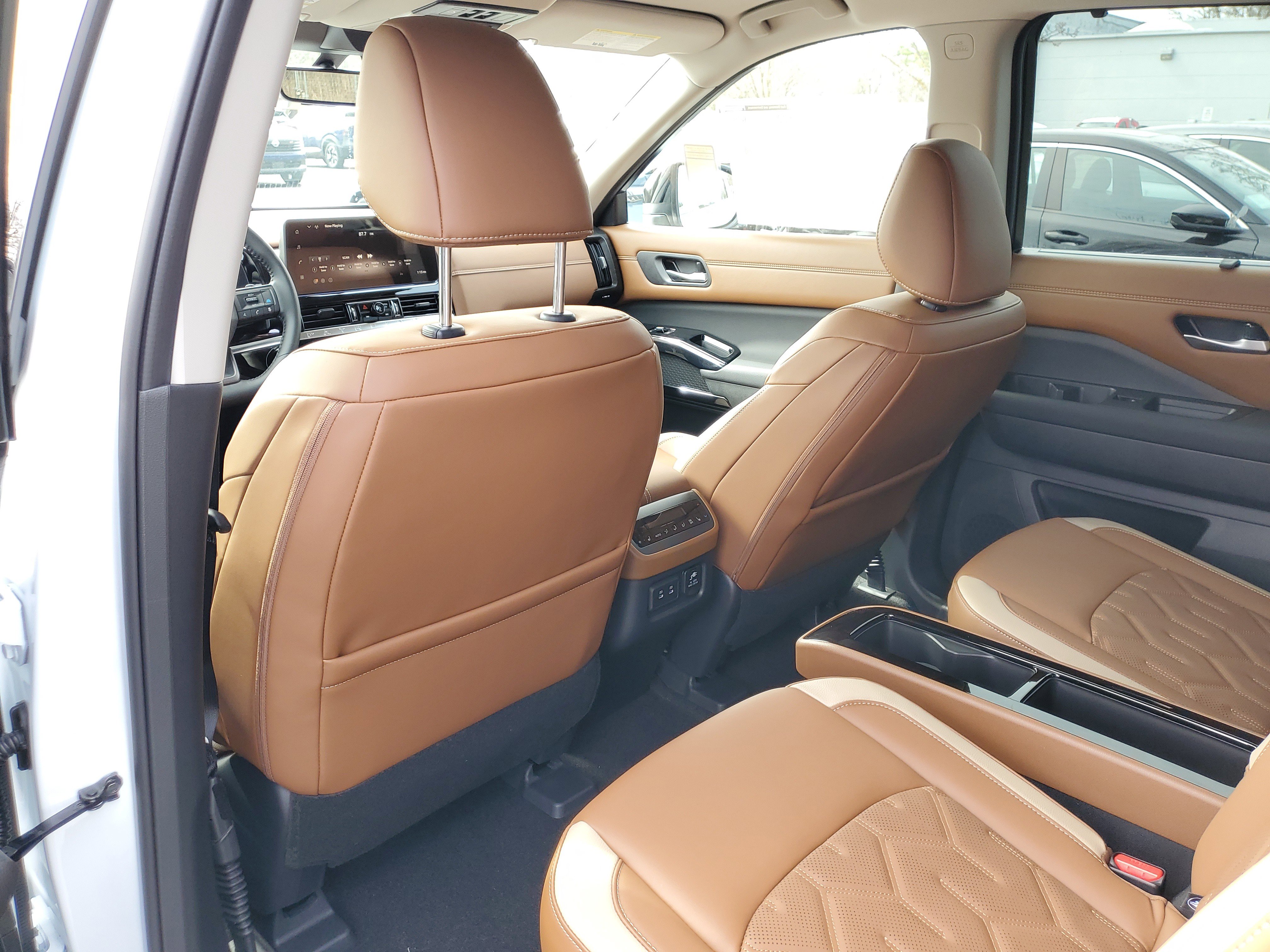 New 2026 Nissan Pathfinder Platinum image 31