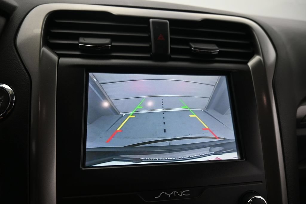 Used 2020 Ford Fusion SE FWD image 18
