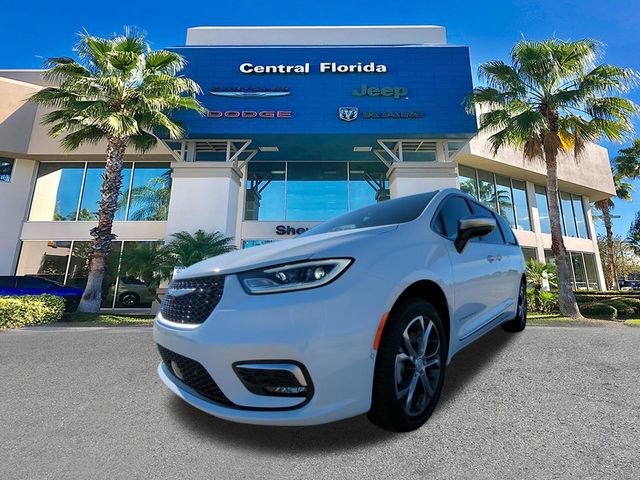 New 2026 Chrysler Pacifica Pinnacle w/ Trailer Tow Group image 9