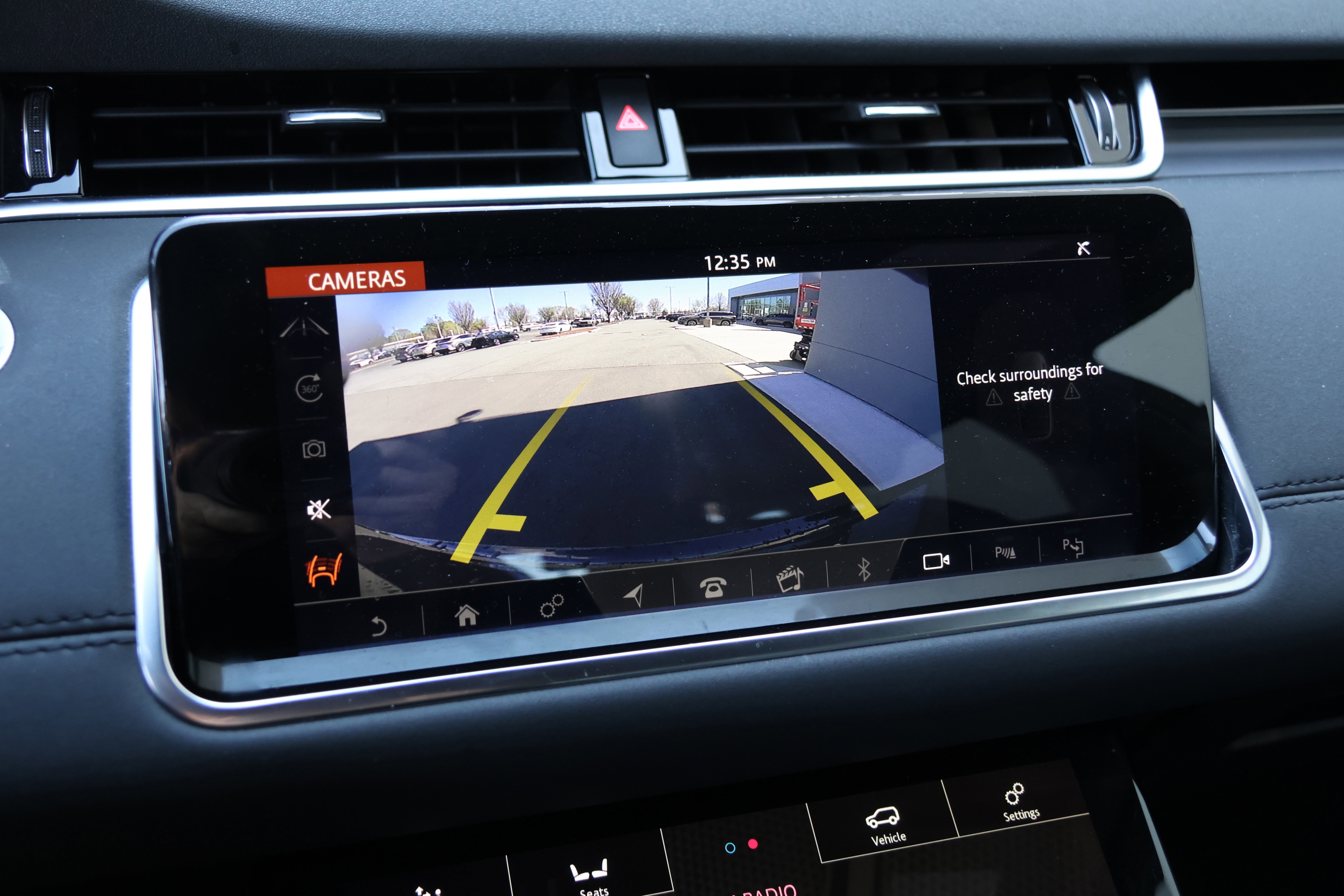 Used 2020 Land Rover Range Rover Evoque SE image 25