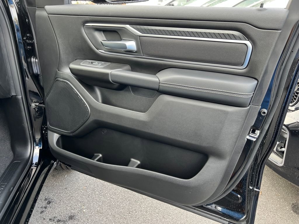 New 2026 RAM 1500 4x4 Crew Cab image 19