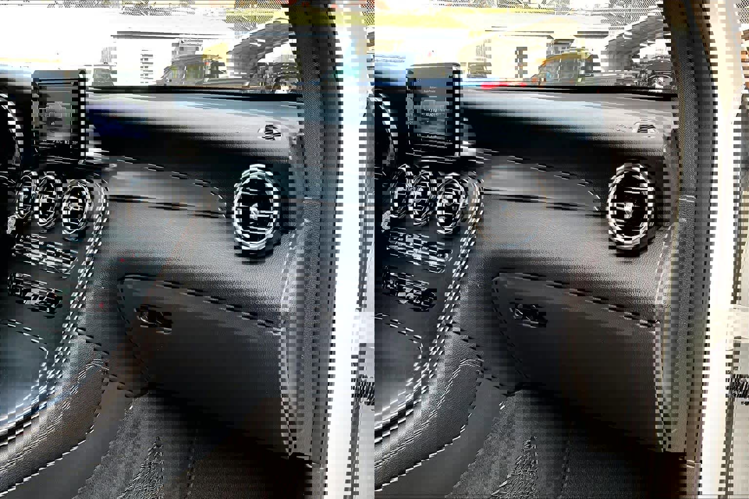 Used 2018 Mercedes-Benz GLC 300 4MATIC Coupe image 19