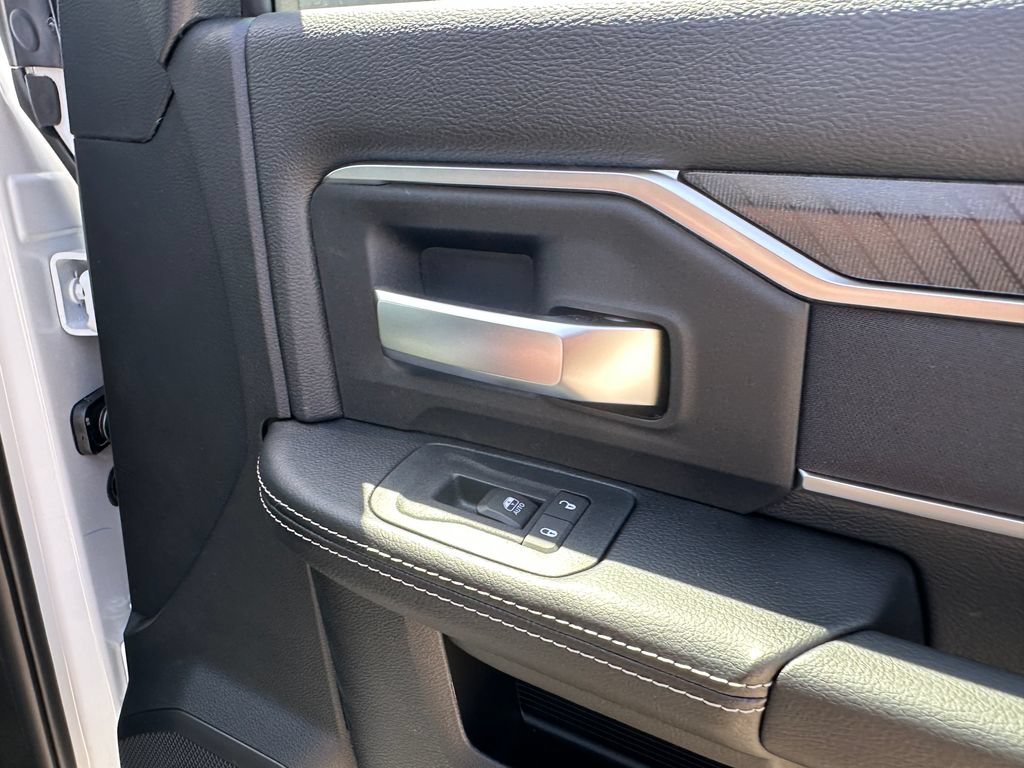New 2026 RAM 2500 Big Horn AWD/4WD image 17