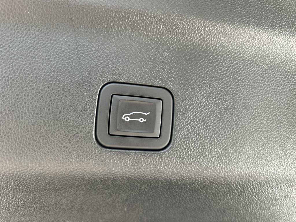 Certified 2024 Cadillac Escalade Premium Luxury image 11