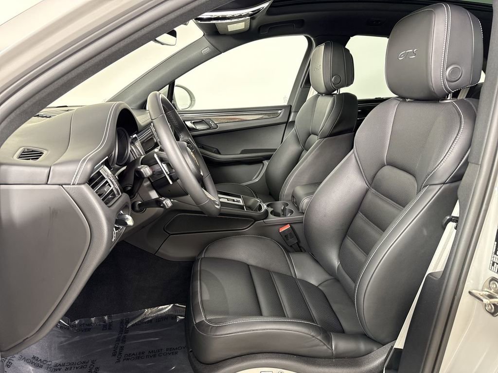 Certified 2025 Porsche Macan GTS AWD/4WD image 5