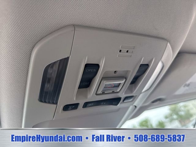 Used 2020 Toyota Highlander XLE AWD/4WD image 28