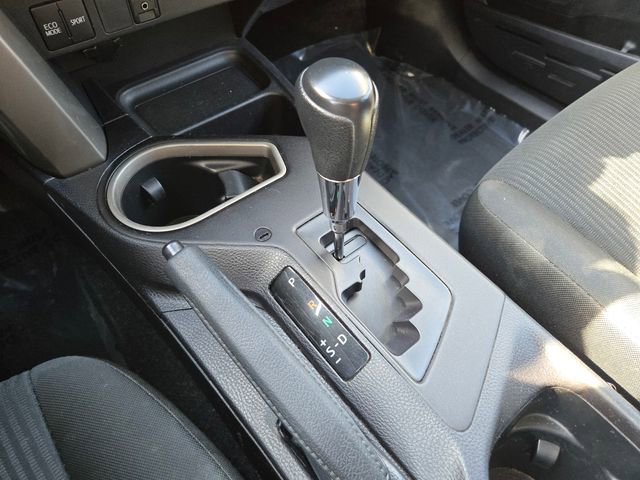 Used 2018 Toyota RAV4 LE image 15