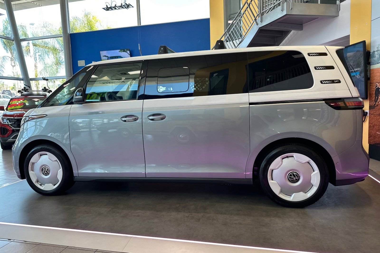 New 2025 Volkswagen ID. Buzz 1st Edition image 7