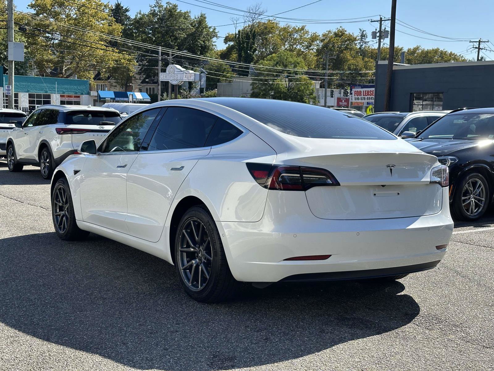 Used 2019 Tesla Model 3 Standard Range RWD image 5