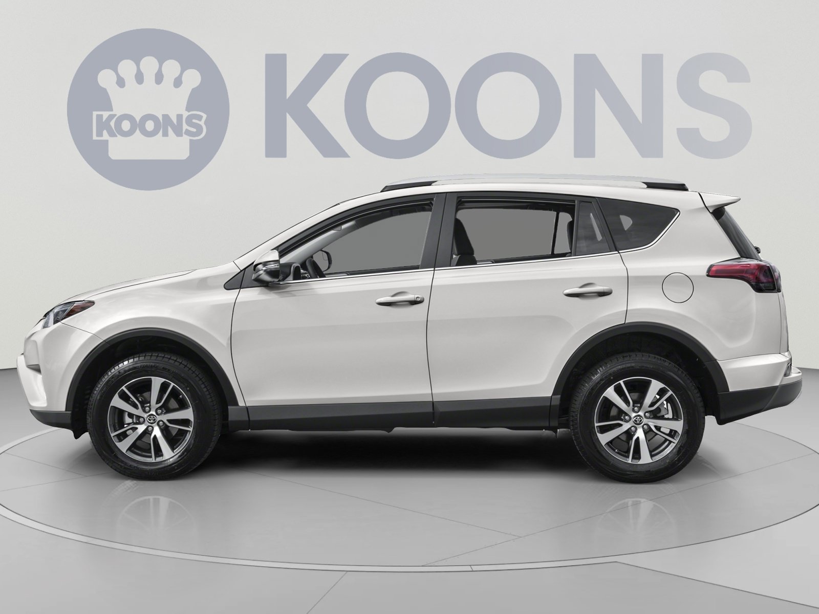 Used 2018 Toyota RAV4 XLE AWD/4WD image 4