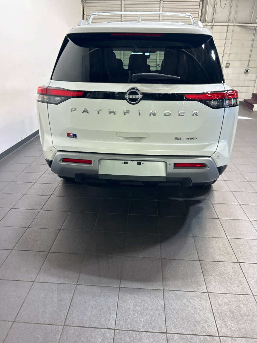 Used 2024 Nissan Pathfinder SL AWD/4WD image 7