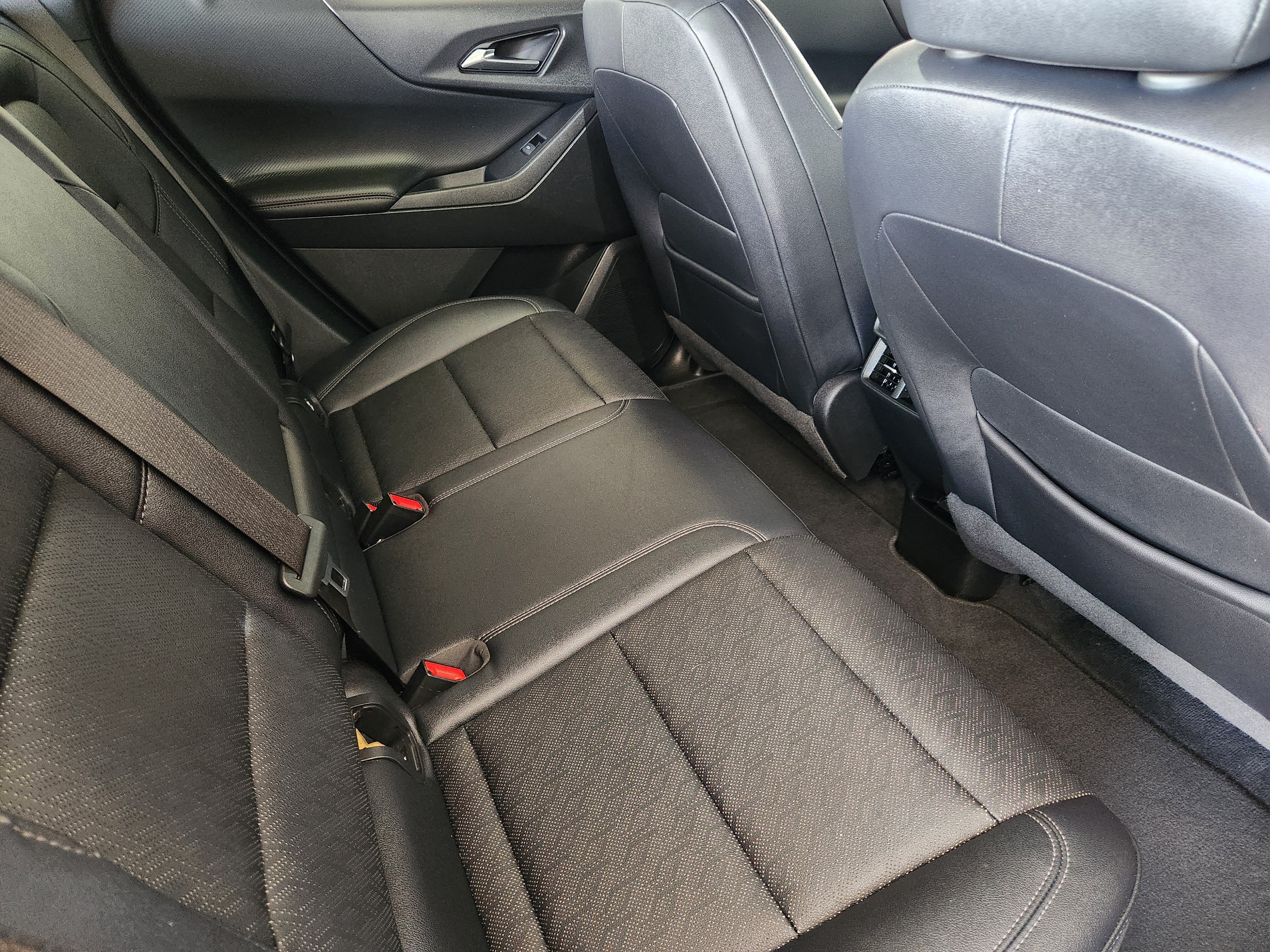 Used 2025 Chevrolet Equinox LT w/ Convenience Package II FWD image 33