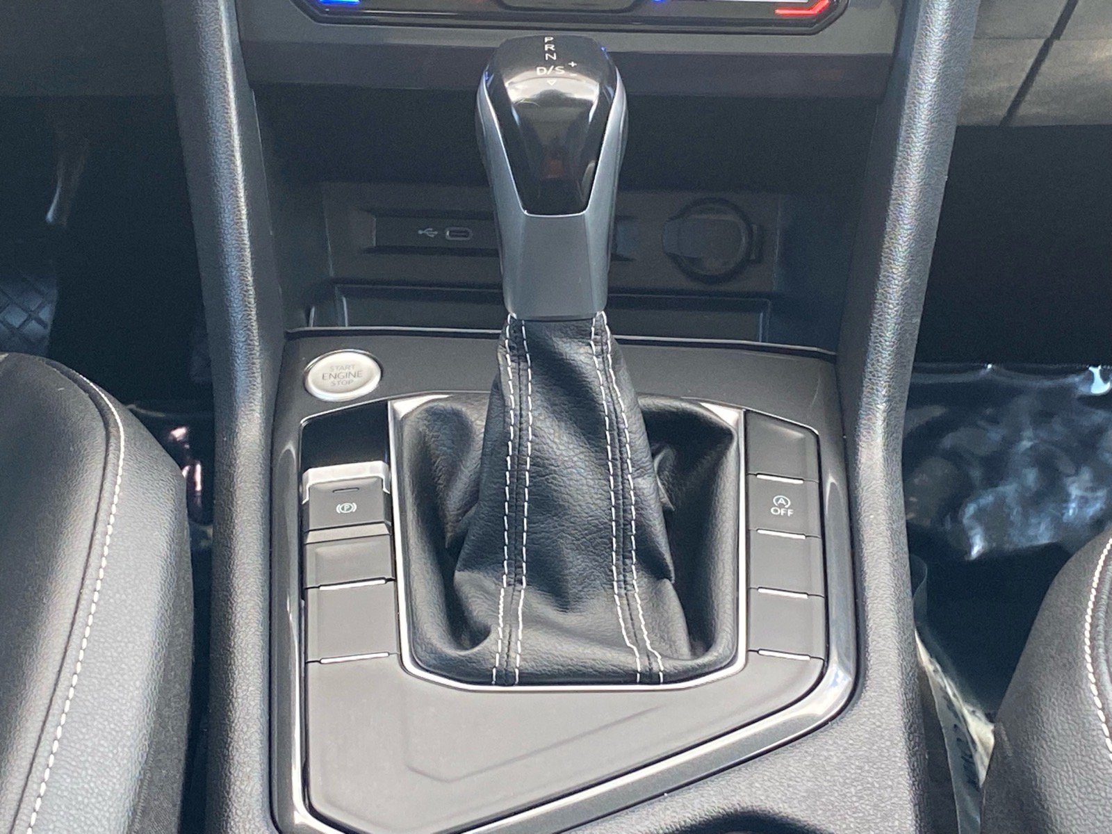 Certified 2023 Volkswagen Tiguan SE w/ Panoramic Sunroof Package FWD image 11