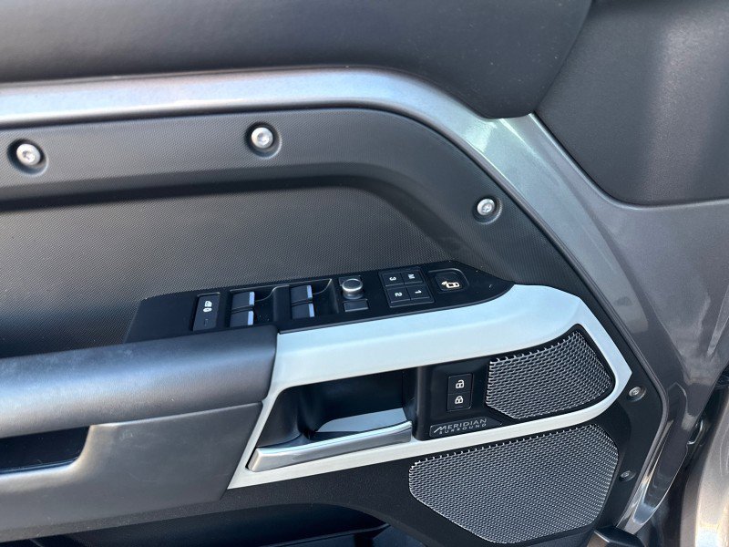 Used 2020 Land Rover Defender 110 HSE image 14