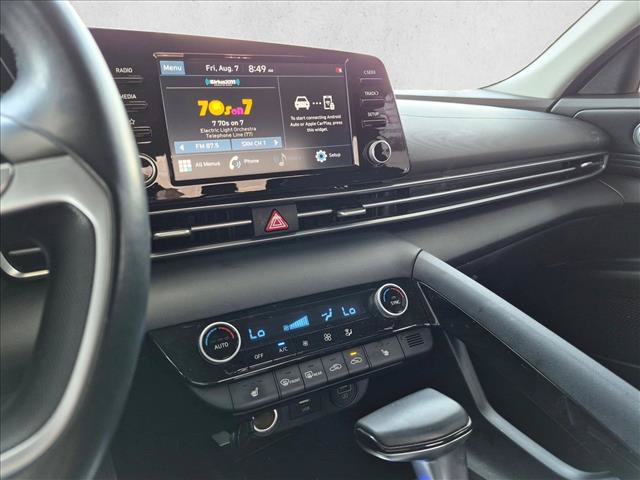 Used 2022 Hyundai Elantra SEL w/ Convenience + Premium Package FWD image 12