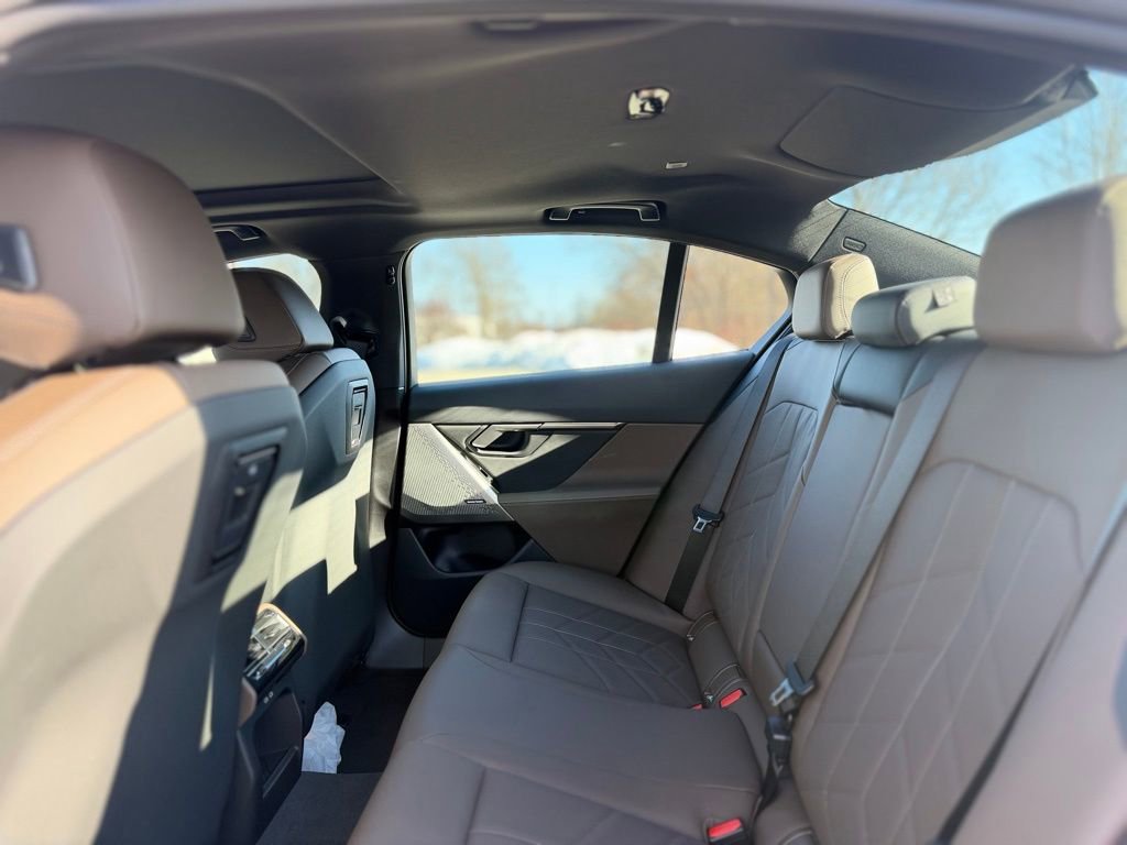 New 2026 BMW 530i xDrive w/ Premium Package AWD/4WD image 19