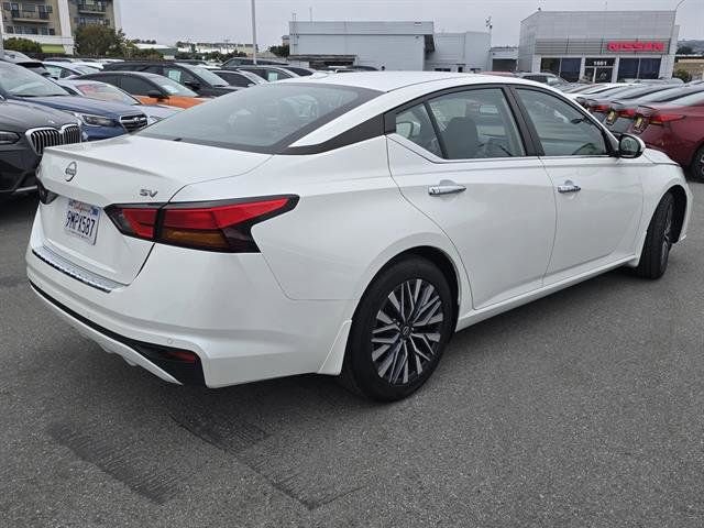 Used 2023 Nissan Altima 2.5 SV FWD image 4