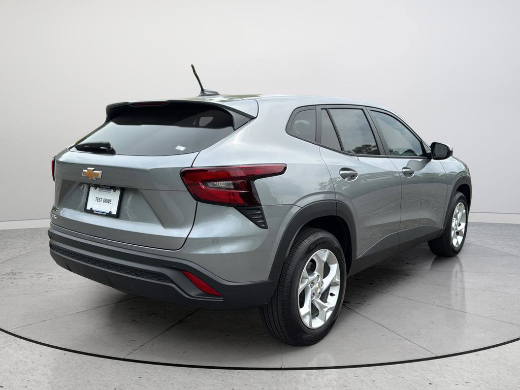 Used 2026 Chevrolet Trax LS w/ LS Convenience Package FWD image 6
