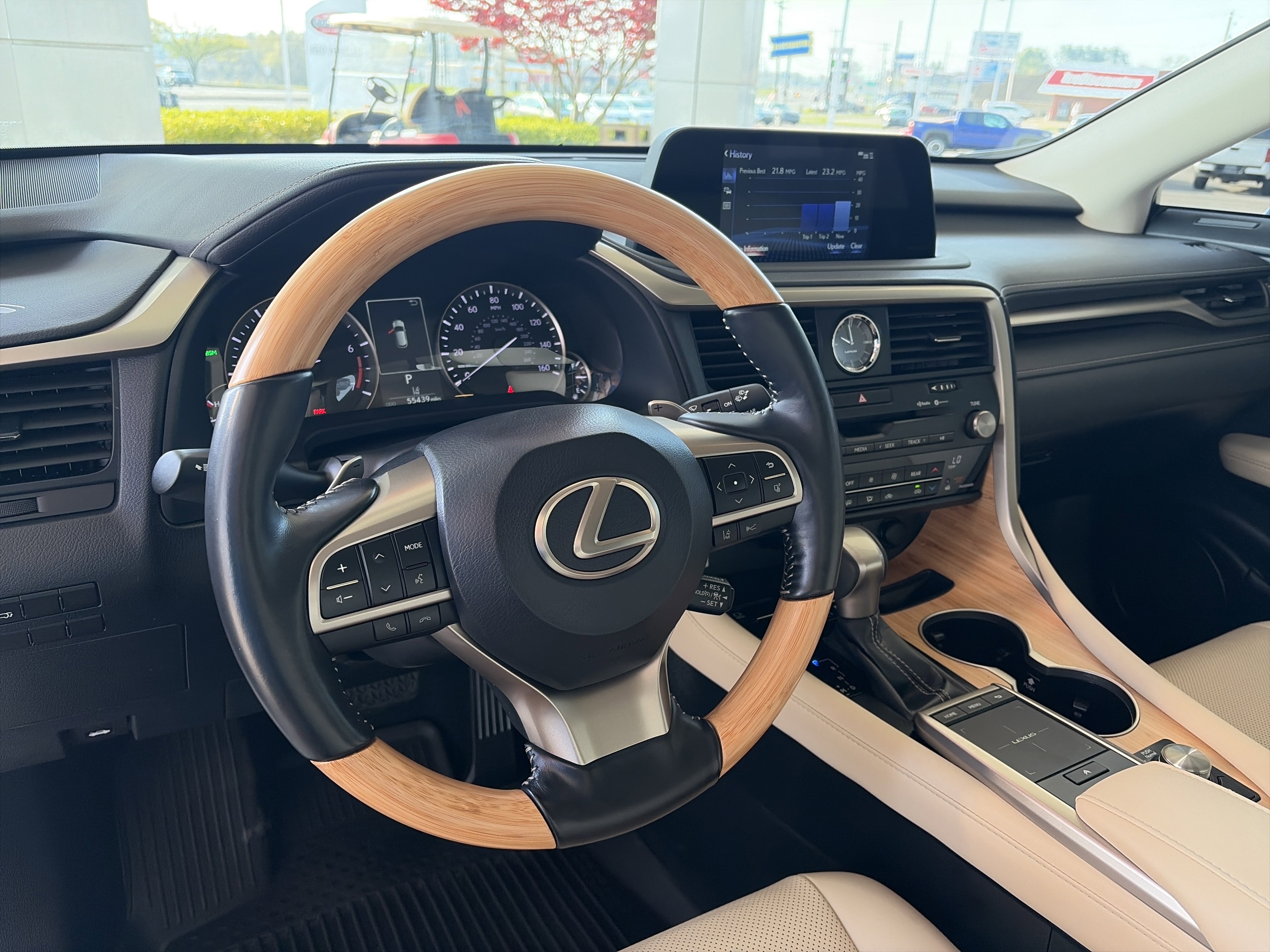 Used 2021 Lexus RX 350L Premium w/ Premium Package image 17