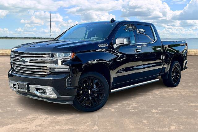 Used 2022 Chevrolet Silverado 1500 High Country w/ Technology Package image 3