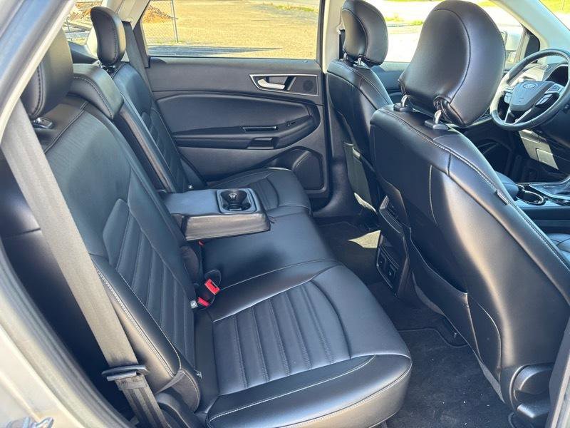 Used 2016 Ford Edge SEL w/ Equipment Group 201A image 16