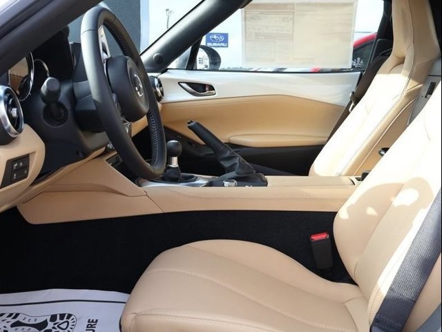 New 2026 MAZDA MX-5 Miata RF Grand Touring w/ Appearance Package RWD image 16
