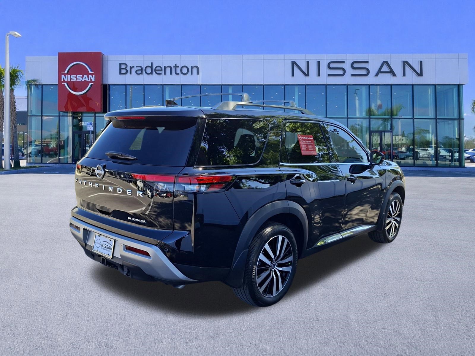 Certified 2024 Nissan Pathfinder Platinum image 5