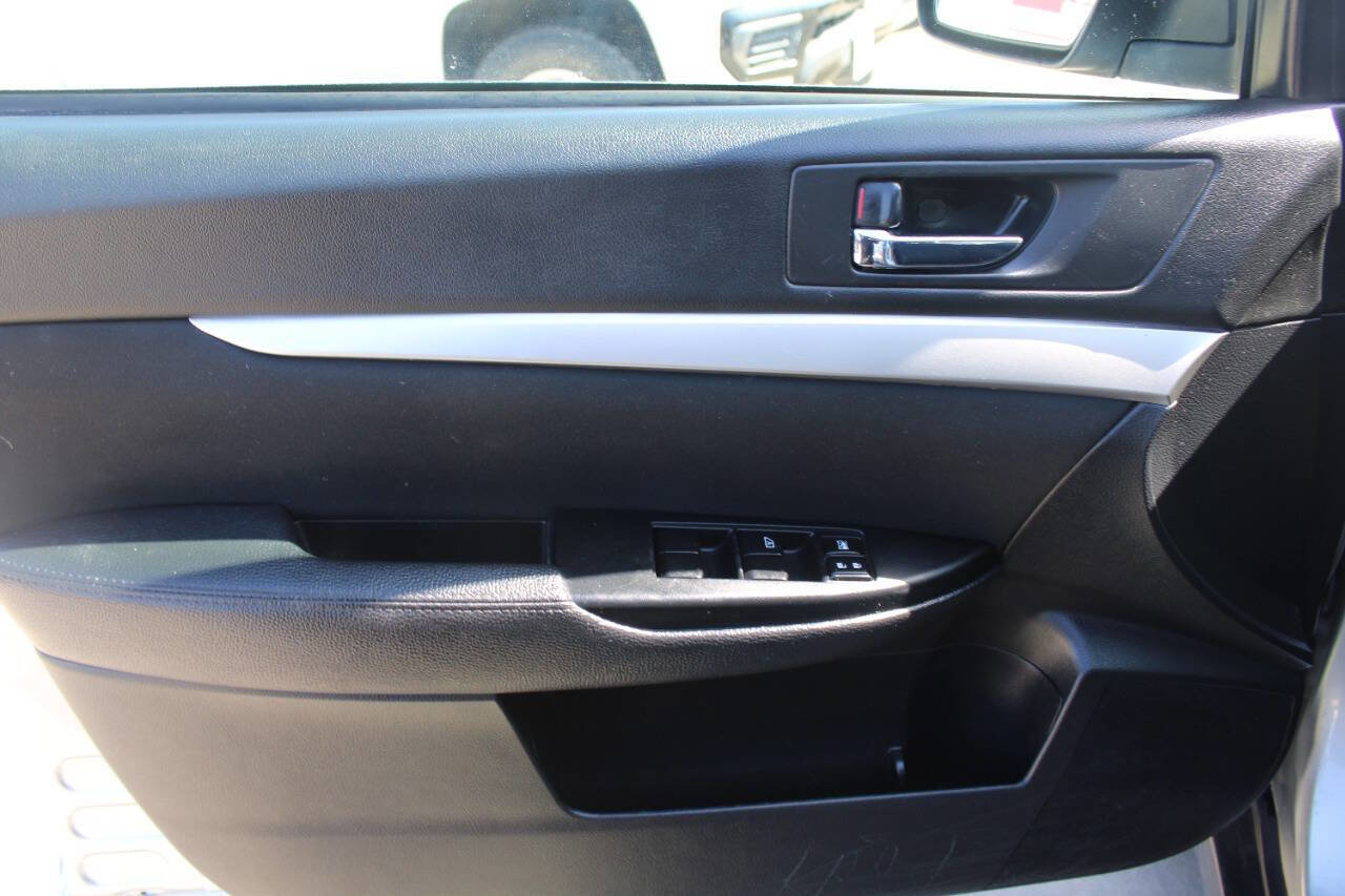 Used 2012 Subaru Outback 2.5i w/ Alloy Wheel Pkg image 18