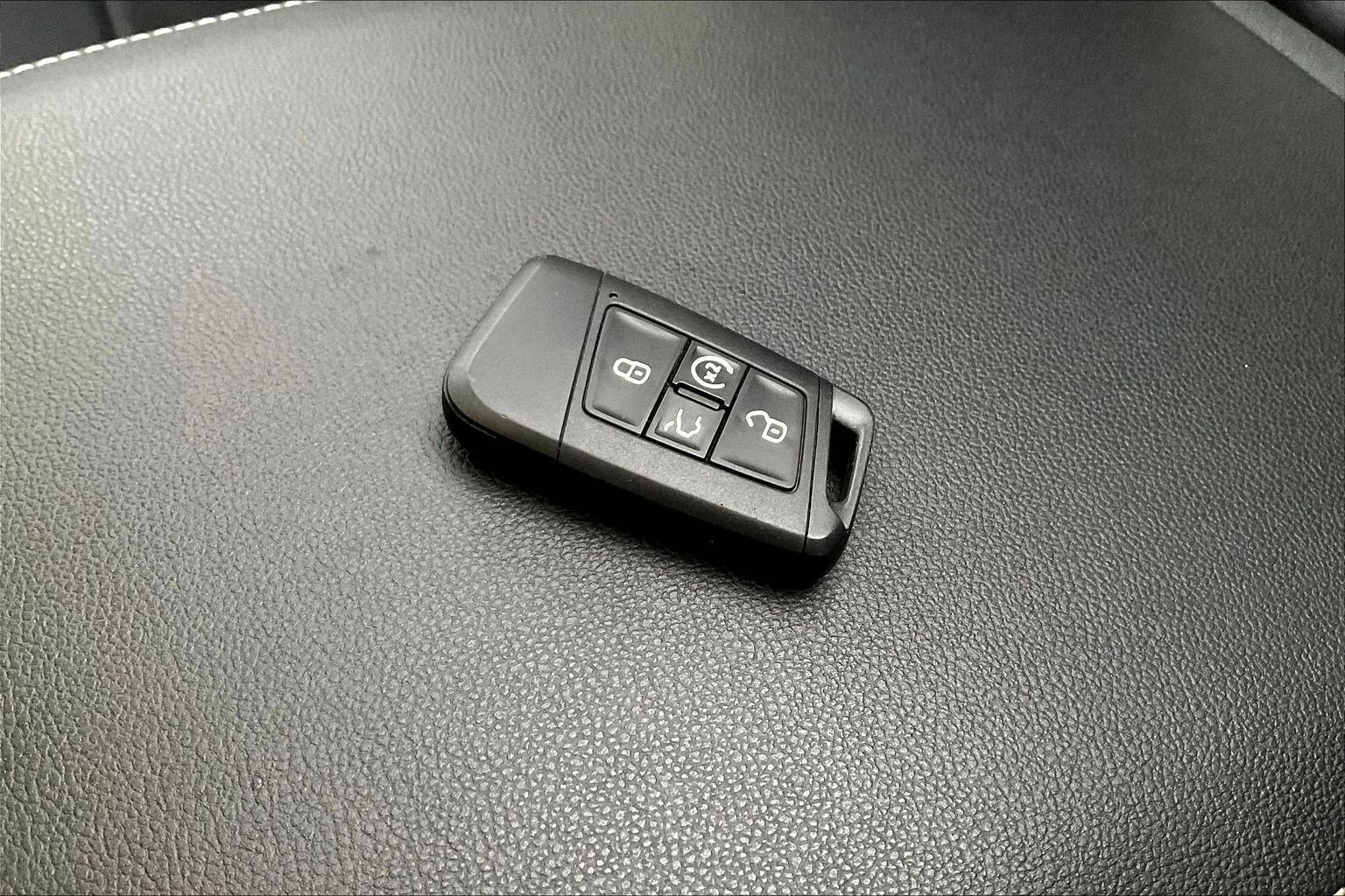 Used 2021 Volkswagen Atlas SE image 34