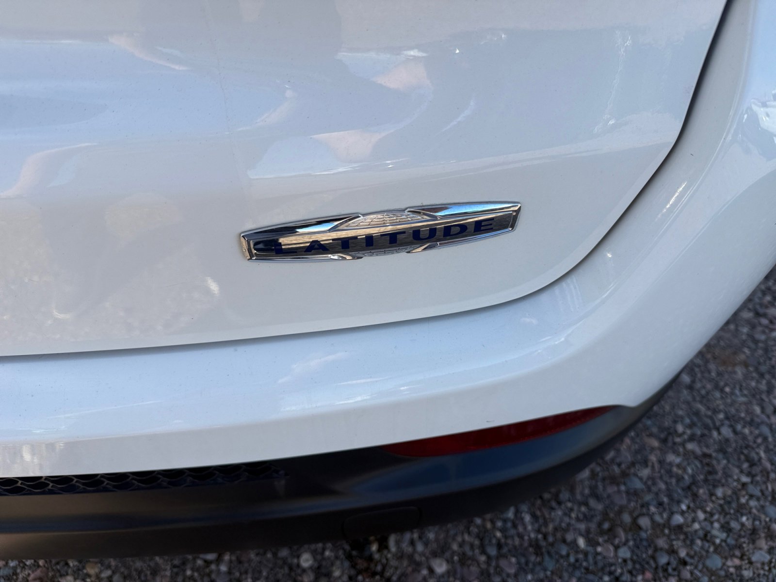 Used 2017 Jeep Compass Latitude image 27