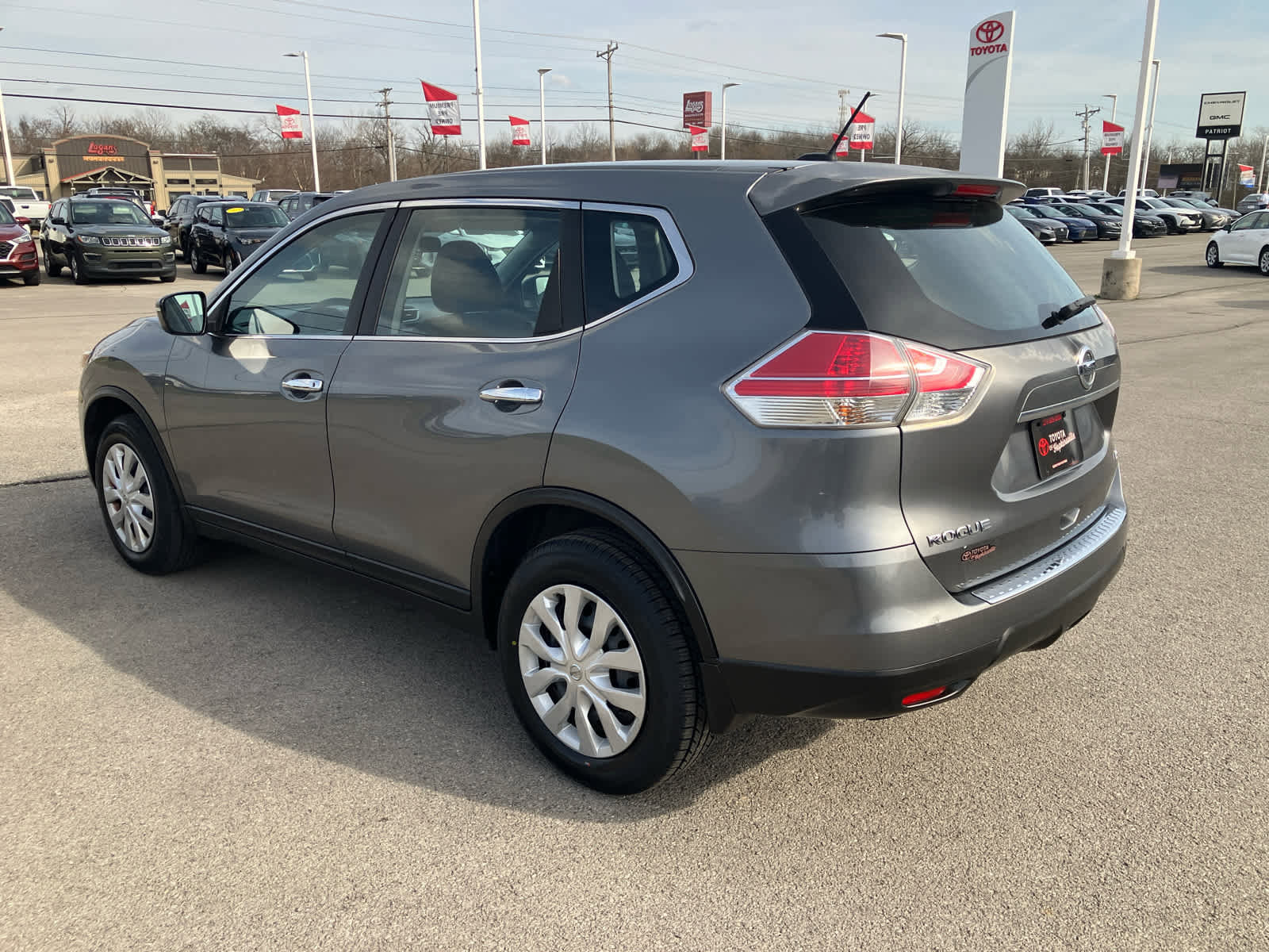 Used 2015 Nissan Rogue S image 5