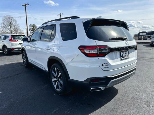 Used 2023 Honda Pilot Touring image 6