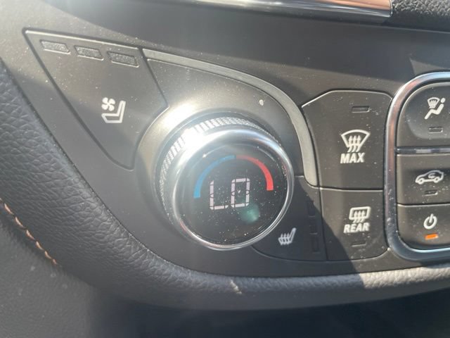 Used 2020 Chevrolet Equinox Premier AWD/4WD image 15