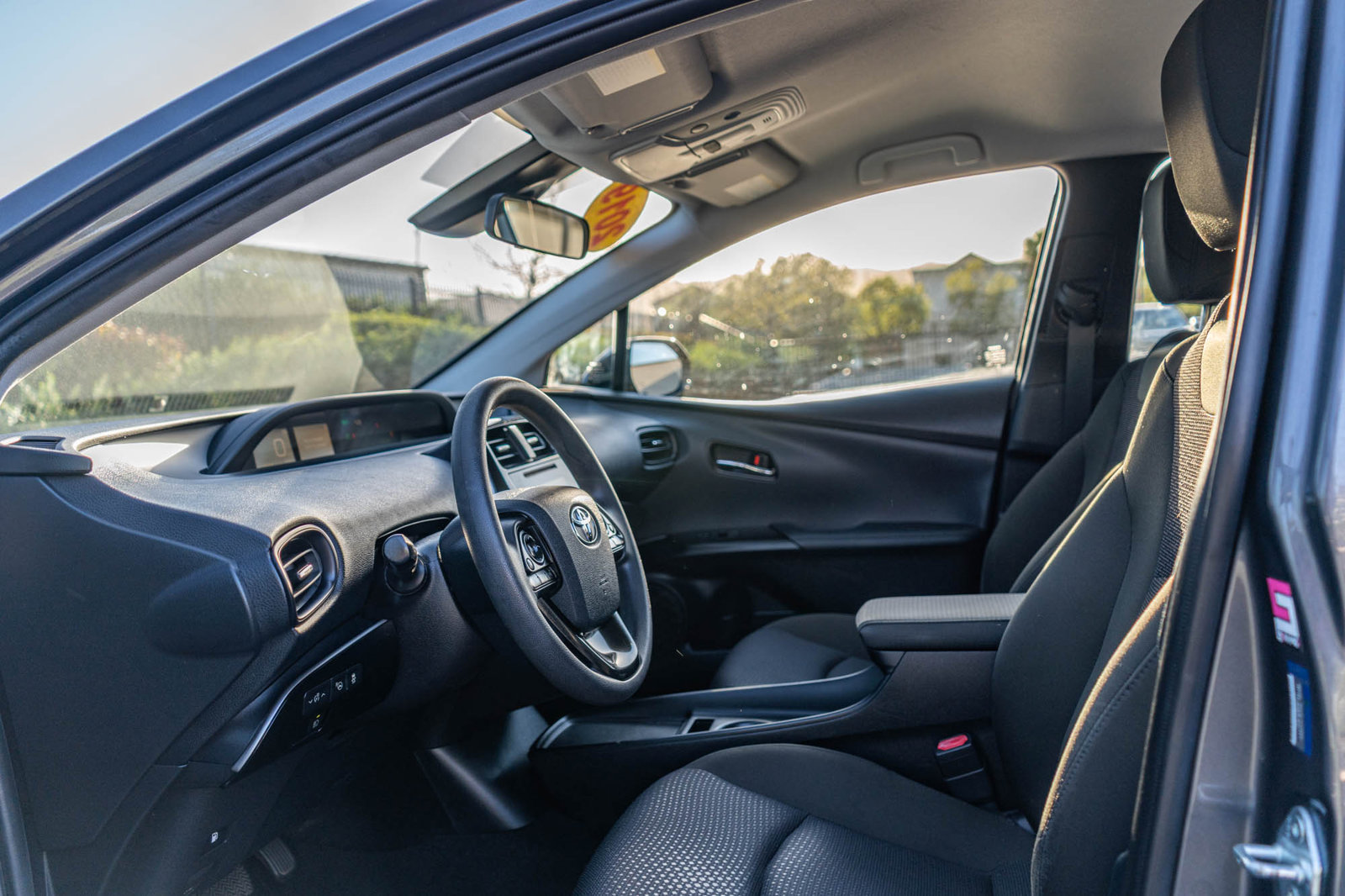 Used 2019 Toyota Prius LE w/ Carpet Mat Package FWD image 15