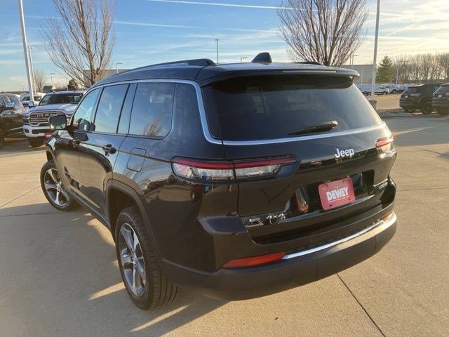 Used 2023 Jeep Grand Cherokee L Limited AWD/4WD image 8