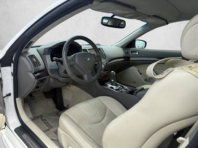 Used 2014 INFINITI Q60 Convertible w/ Premium Package RWD image 10