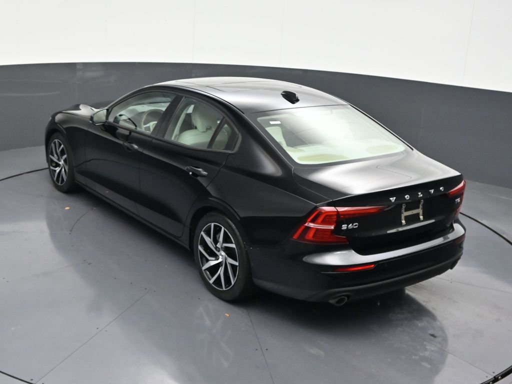 Used 2019 Volvo S60 T5 Momentum w/ Premium Package image 17