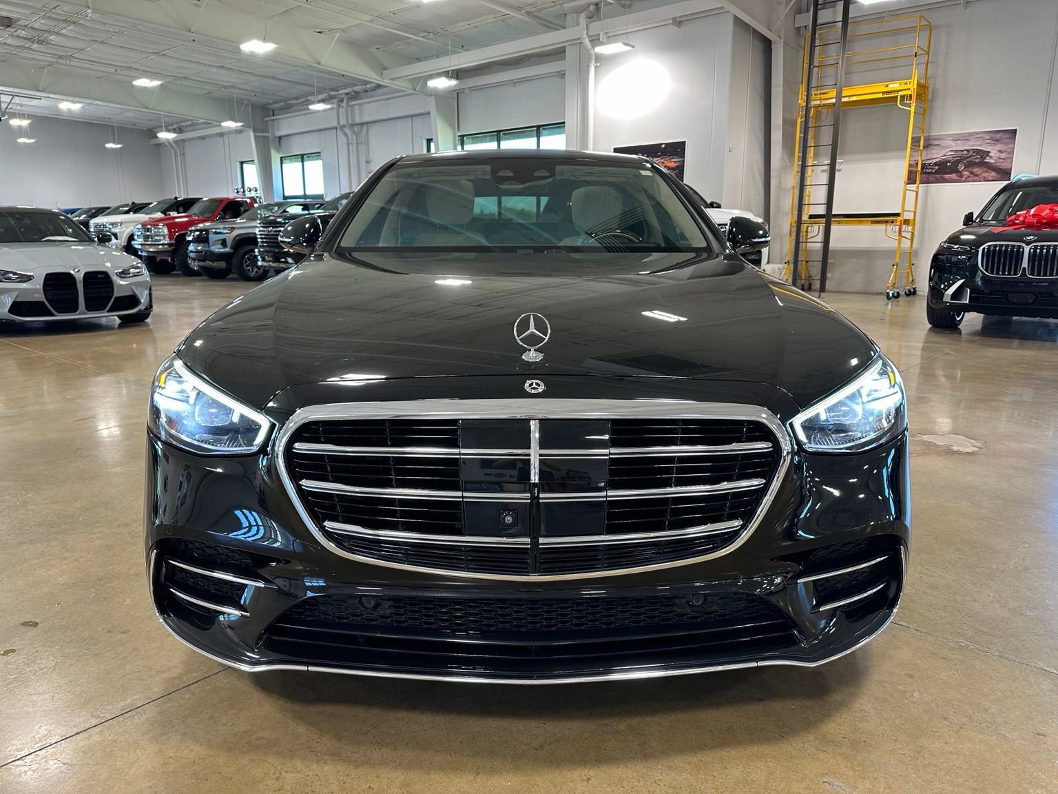 Used 2023 Mercedes-Benz S 580 4MATIC Sedan image 2