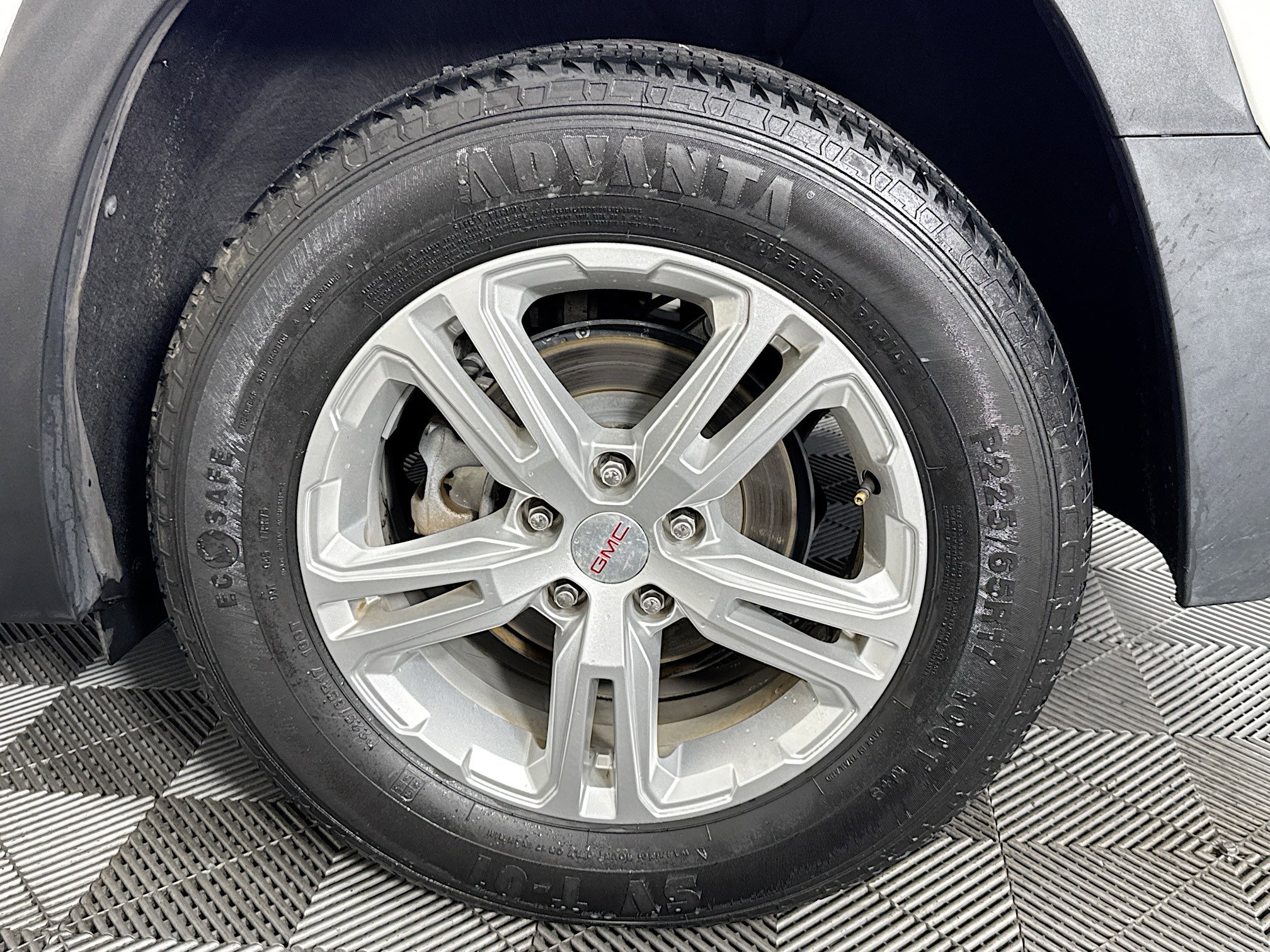 Used 2019 GMC Terrain SLE image 35