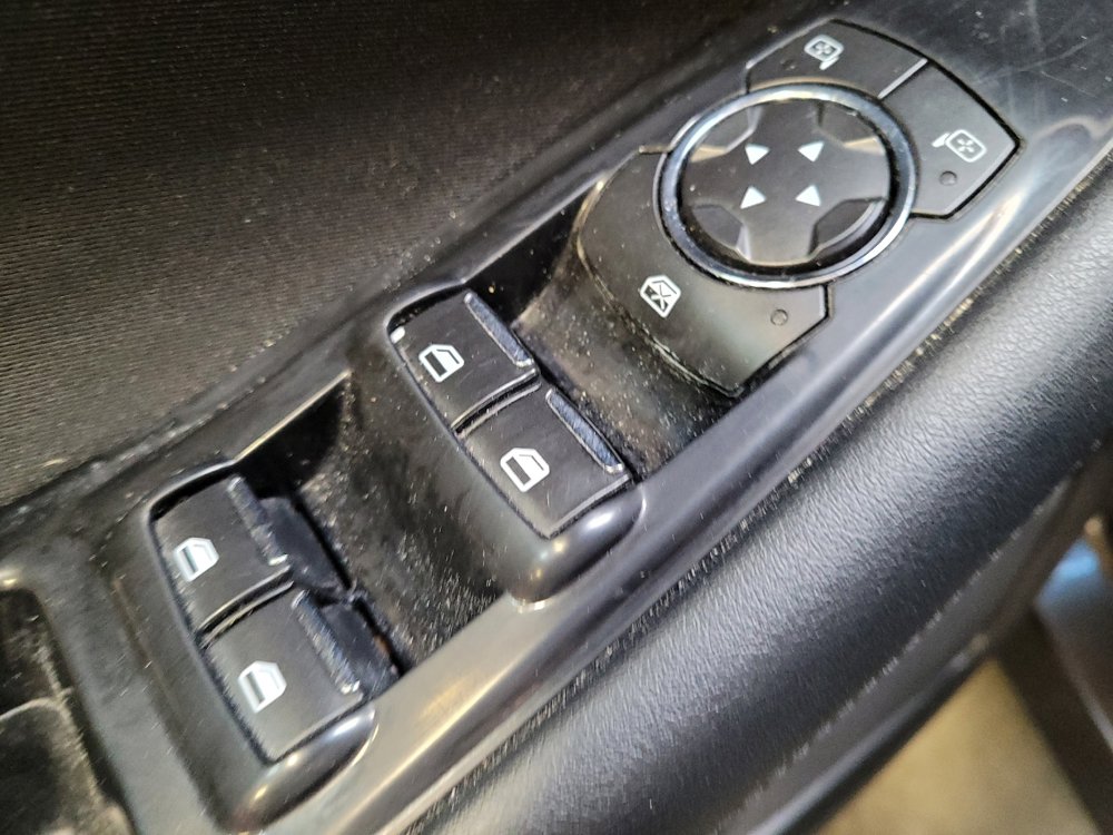 Used 2018 Ford Edge SEL image 27