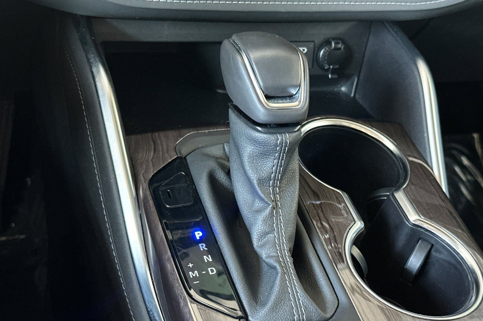 Used 2024 Toyota Highlander Limited image 25