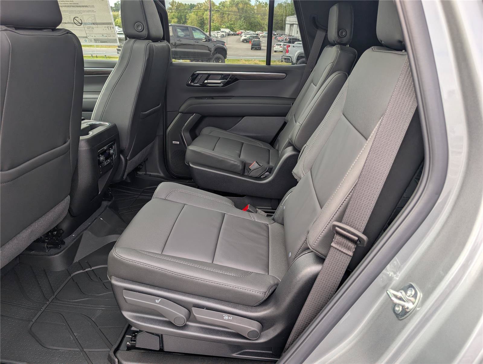 New 2027 Chevrolet Tahoe LT w/ Advanced Technology Package AWD/4WD image 13