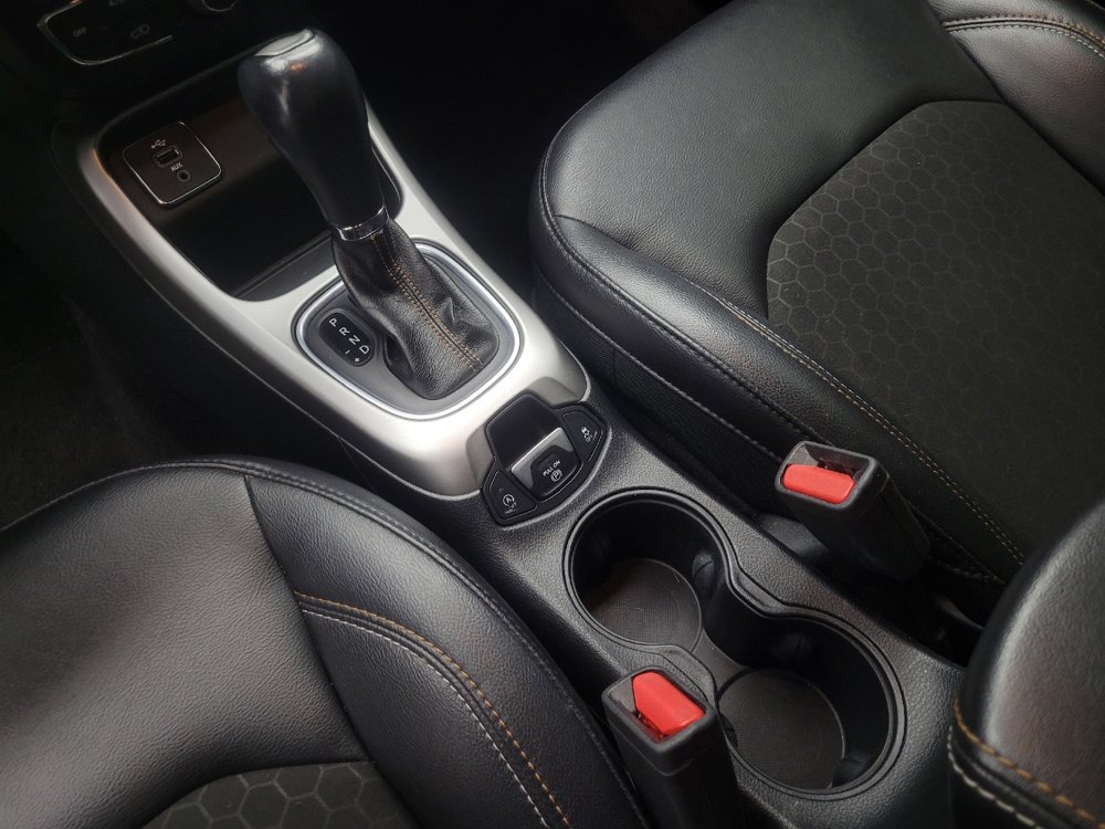 Used 2018 Jeep Compass Latitude w/ Popular Equipment Group FWD image 26