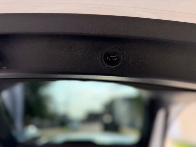 Used 2024 Tesla Model Y Performance AWD/4WD image 9