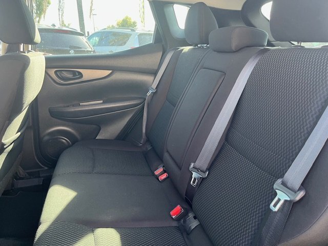 Used 2017 Nissan Rogue Sport S w/ S Appearance Package FWD image 6