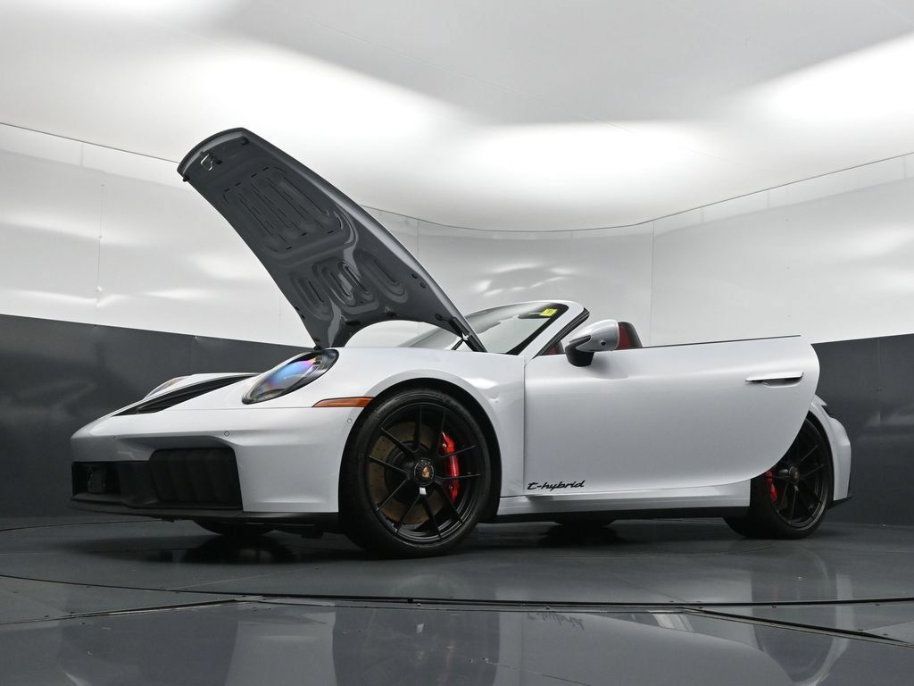 Used 2026 Porsche 911 Carrera GTS RWD image 35